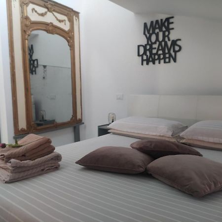 Sweet Dream Loft Apartment เวโรนา ภายนอก รูปภาพ
