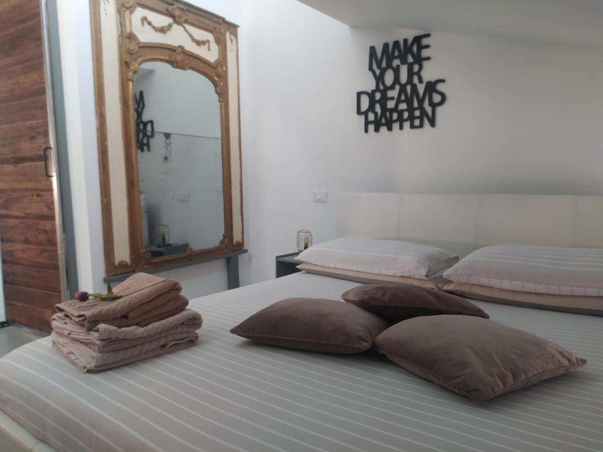 Sweet Dream Loft Apartment เวโรนา ภายนอก รูปภาพ