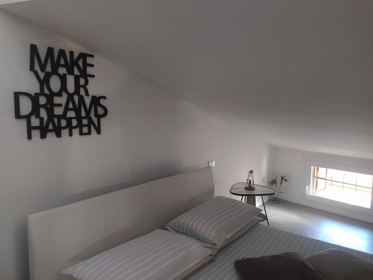 Sweet Dream Loft Apartment เวโรนา ภายนอก รูปภาพ