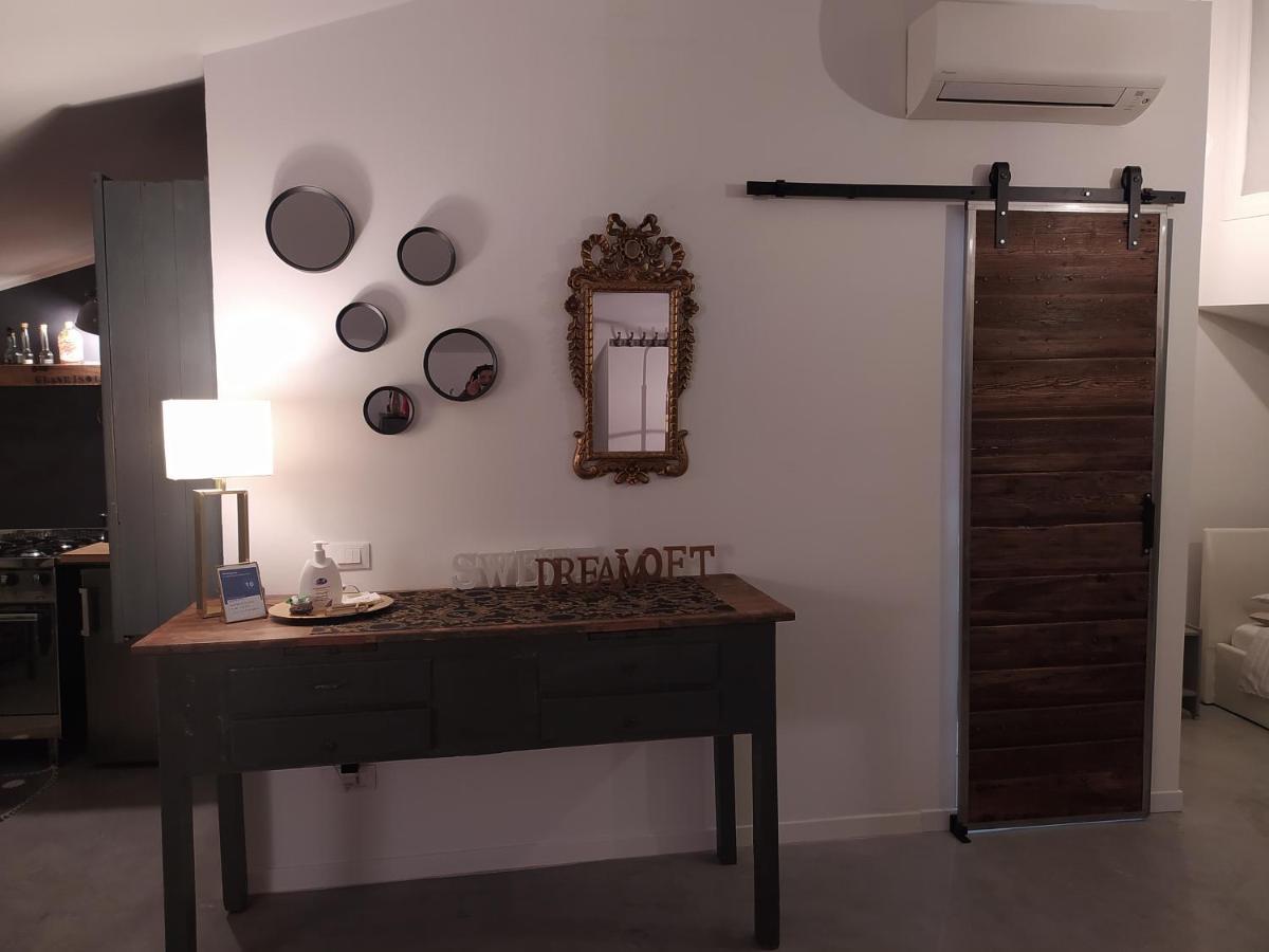 Sweet Dream Loft Apartment เวโรนา ภายนอก รูปภาพ