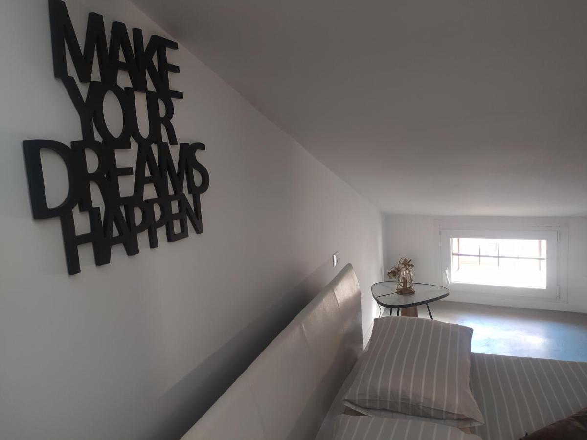 Sweet Dream Loft Apartment เวโรนา ภายนอก รูปภาพ