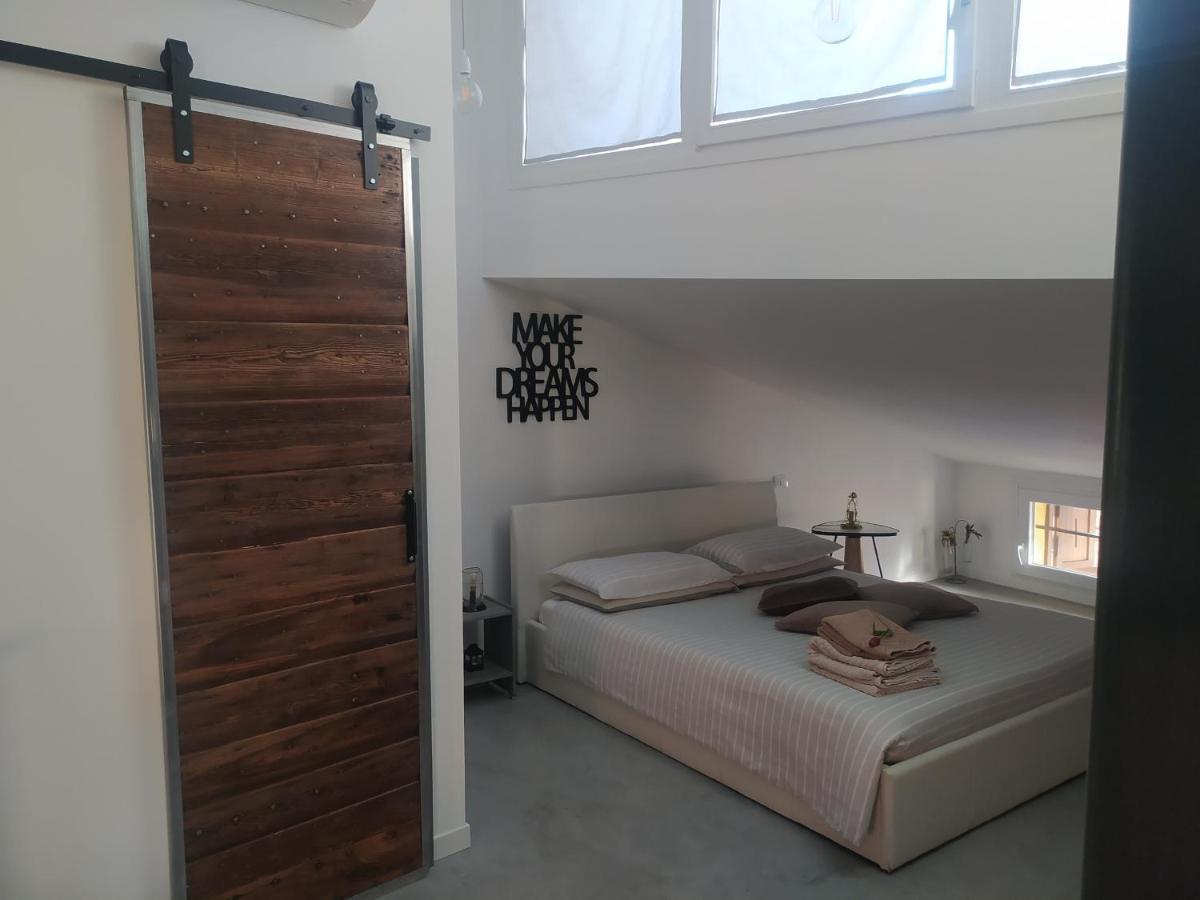 Sweet Dream Loft Apartment เวโรนา ภายนอก รูปภาพ